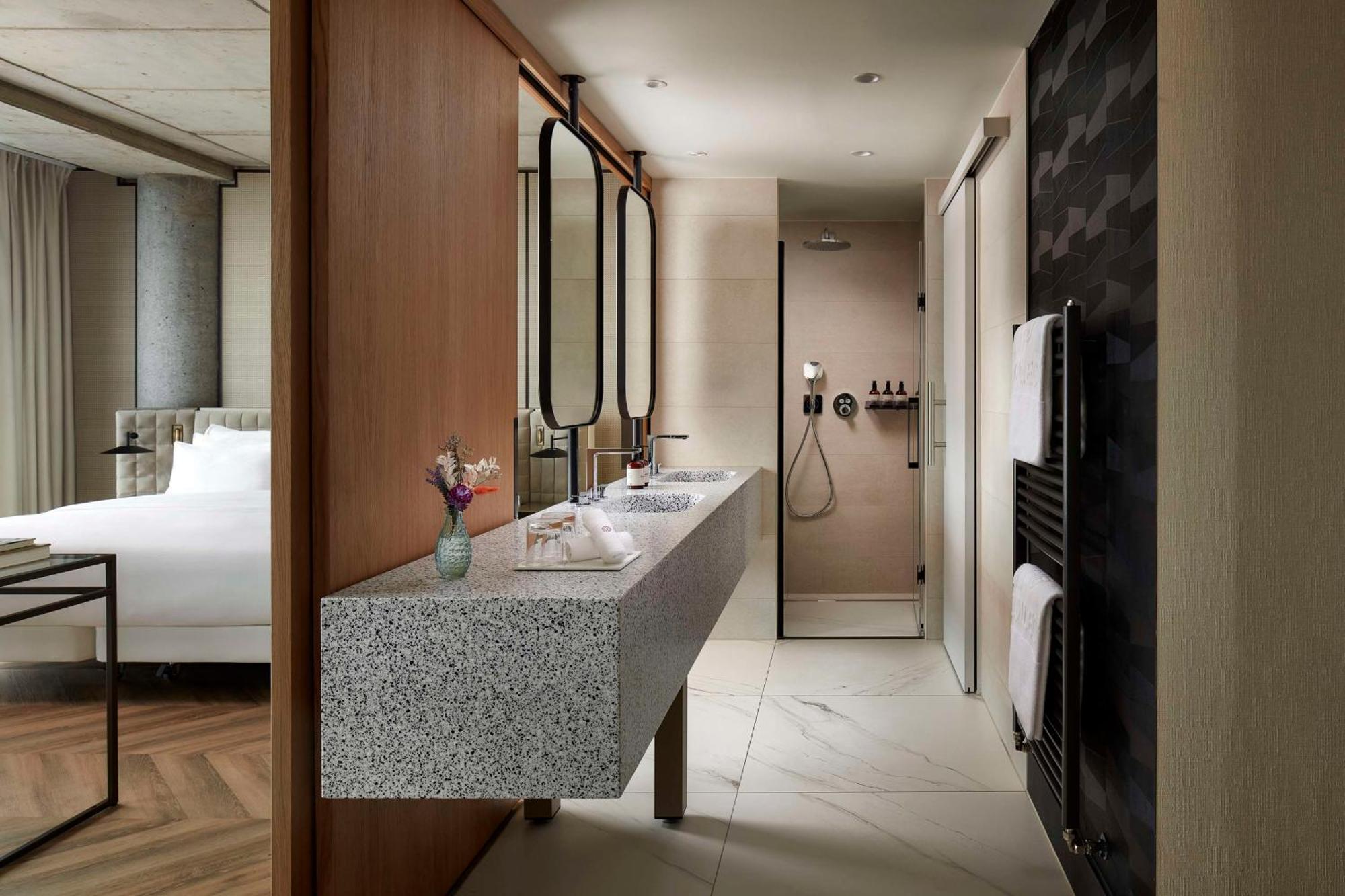 Nh Collection Frankfurt Spin Tower Hotel Франкфурт на Майн Екстериор снимка