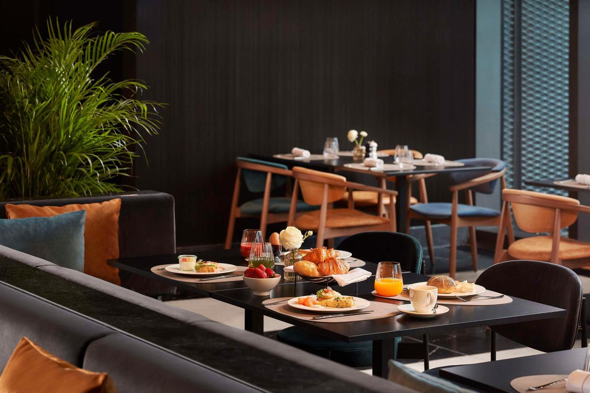 Nh Collection Frankfurt Spin Tower Hotel Франкфурт на Майн Екстериор снимка