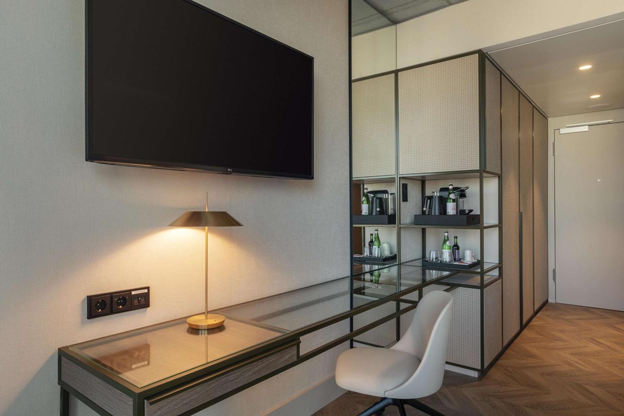 Nh Collection Frankfurt Spin Tower Hotel Франкфурт на Майн Екстериор снимка